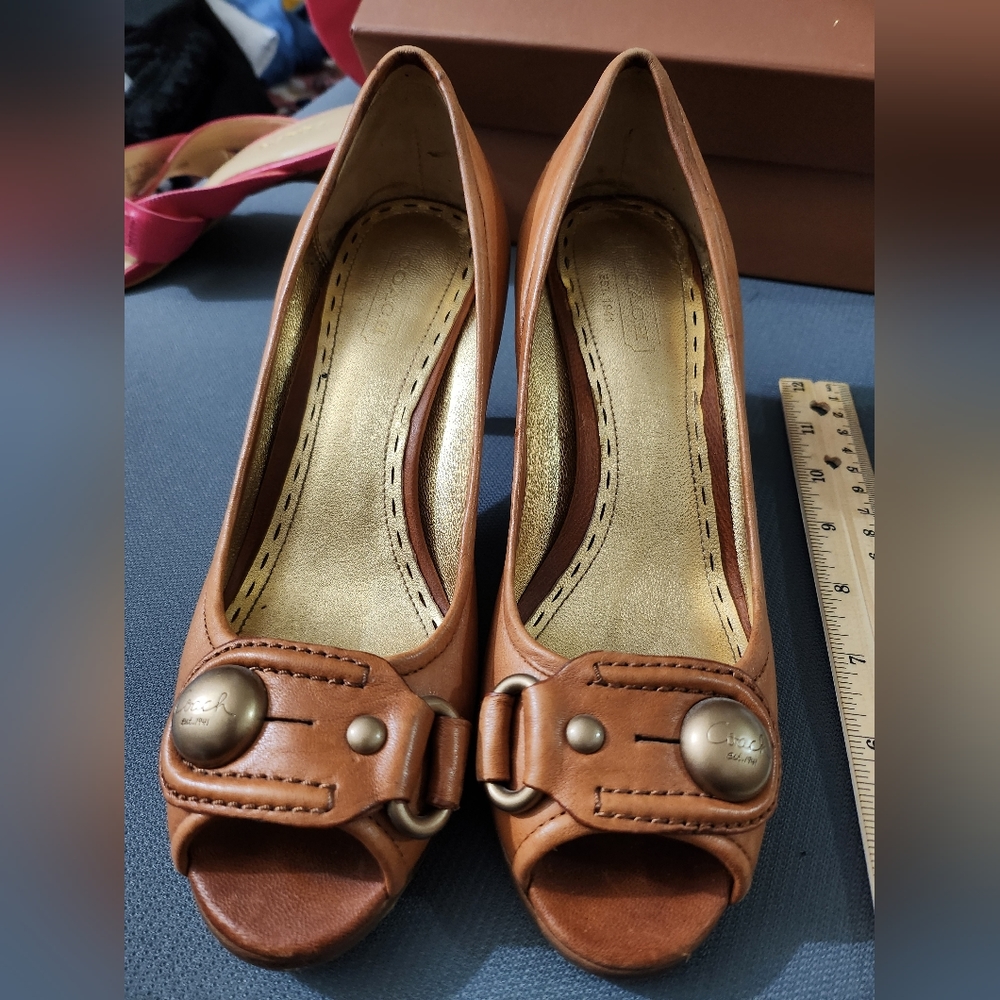 COACH open Toe Pump Size 5.5